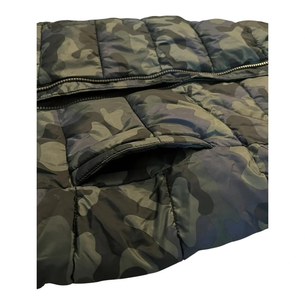 GAP Kids Camouflage Puffer Vest‎ Size M ColdControl Insulated